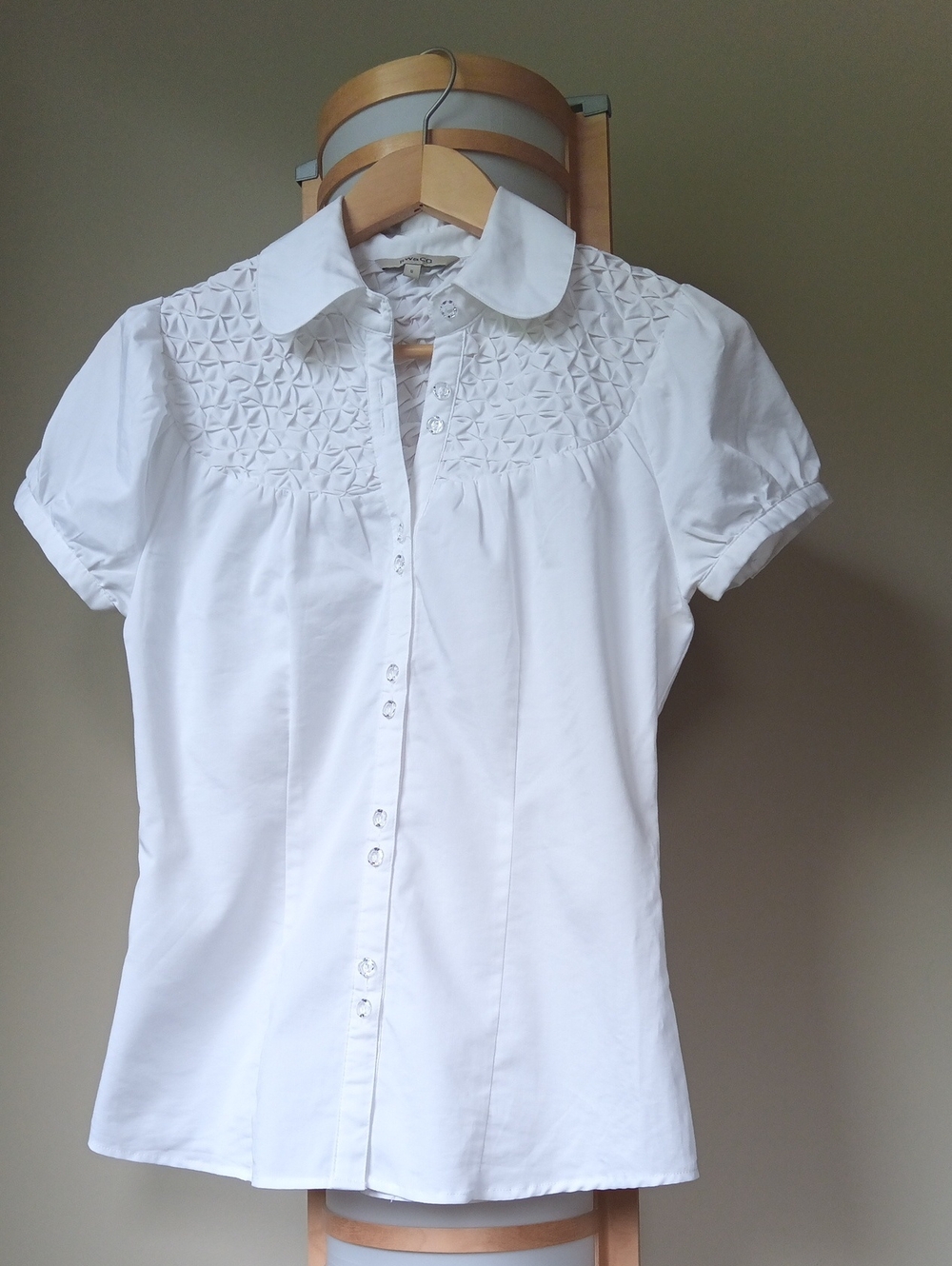P17.5" L25" RW&CO. White Short-Sleeve Button-Front Shirt with Smocked Yoke